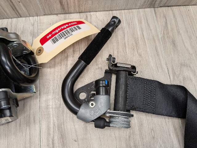 OEM BMW F15 F16 F85 X5 X6 Front Left Driver Seat Belt Seatbelt Retractor Black