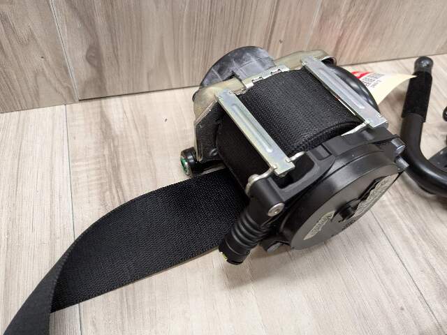 OEM BMW F15 F16 F85 X5 X6 Front Left Driver Seat Belt Seatbelt Retractor Black