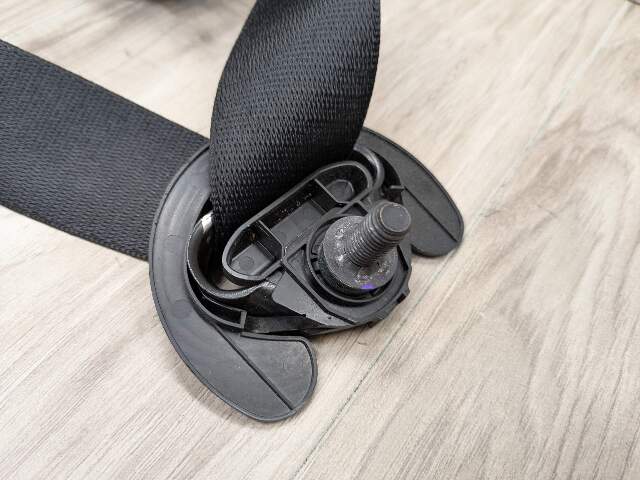 OEM BMW F15 F16 F85 F86 X5 X6 Front Right Passenger Seat Belt Retractor Black