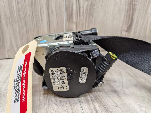 OEM BMW F15 F16 F85 F86 X5 X6 Front Right Passenger Seat Belt Retractor Black