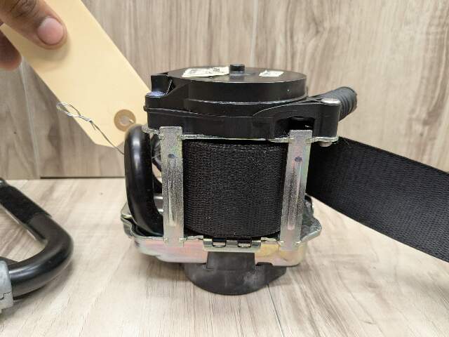 OEM BMW F15 F16 F85 F86 X5 X6 Front Right Passenger Seat Belt Retractor Black