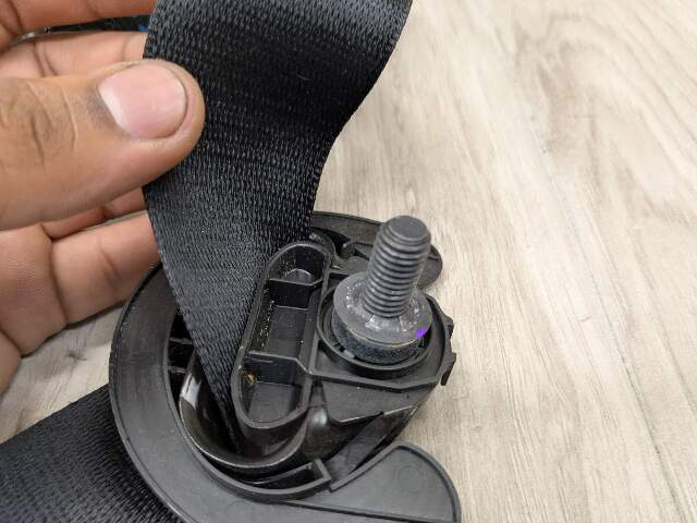 OEM BMW F15 F16 F85 F86 X5 X6 Front Right Passenger Seat Belt Retractor Black