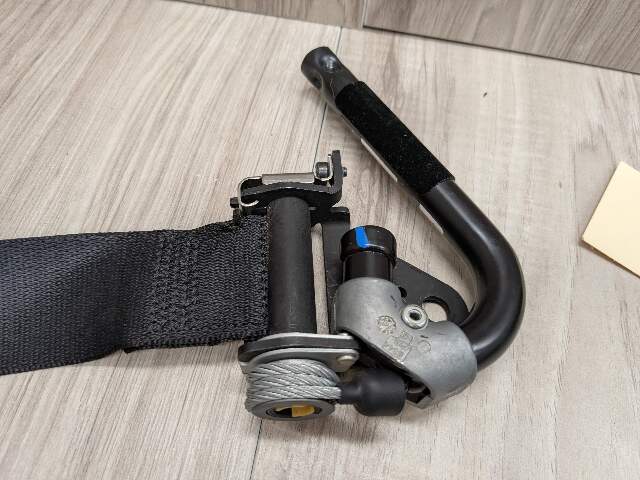 OEM BMW F15 F16 F85 F86 X5 X6 Front Right Passenger Seat Belt Retractor Black