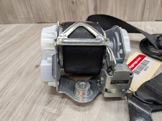 12-18 OEM BMW F30 F34 F36 F80 M3 Front Right Passenger Side Seatbelt Retractor