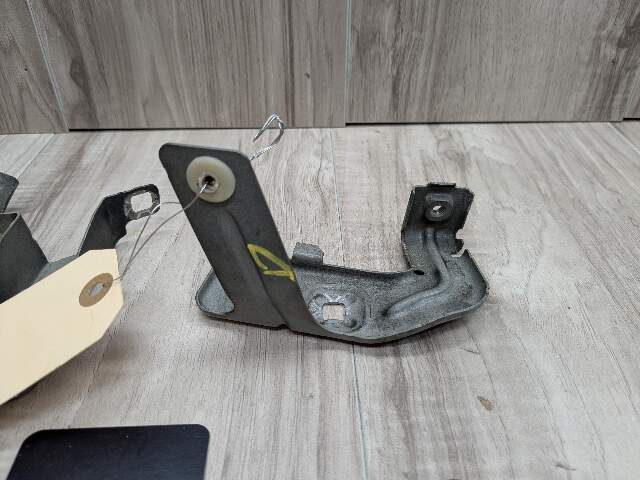 12-20 OEM BMW F30 F32 F33 F36 Front Left Driver Fender Wing Holder Bracket SET