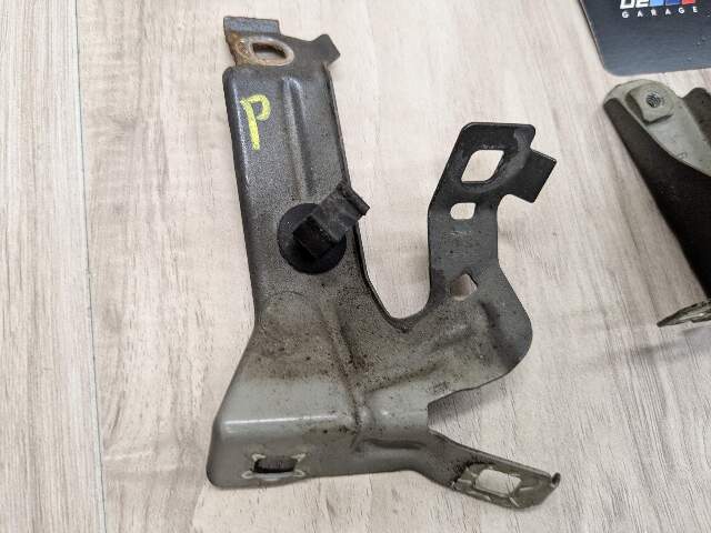 12-20 OEM BMW F30 F32 F36 Front Right Passenger Fender Wing Holder Bracket SET