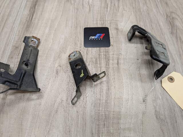 12-20 OEM BMW F30 F32 F36 Front Right Passenger Fender Wing Holder Bracket SET