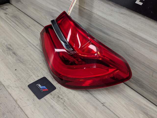 16-19 OEM BMW G12 740 750 M760 B7 Rear Right Passenger Side Outer Tail Light LED
