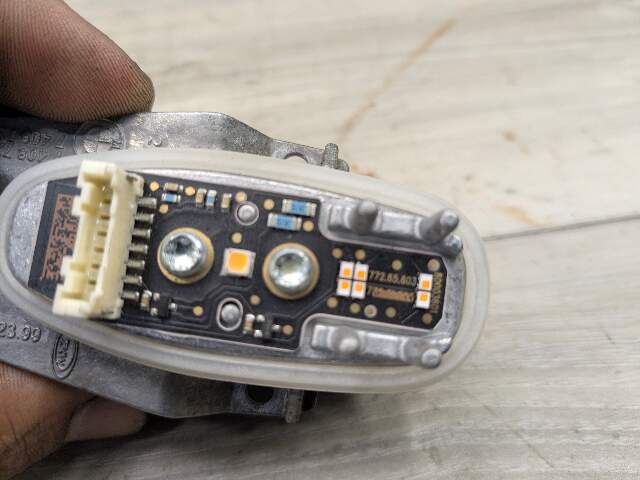 16-19 OEM BMW G11 G12 740 750 LED Turn Signal Bulb Control Module Computer