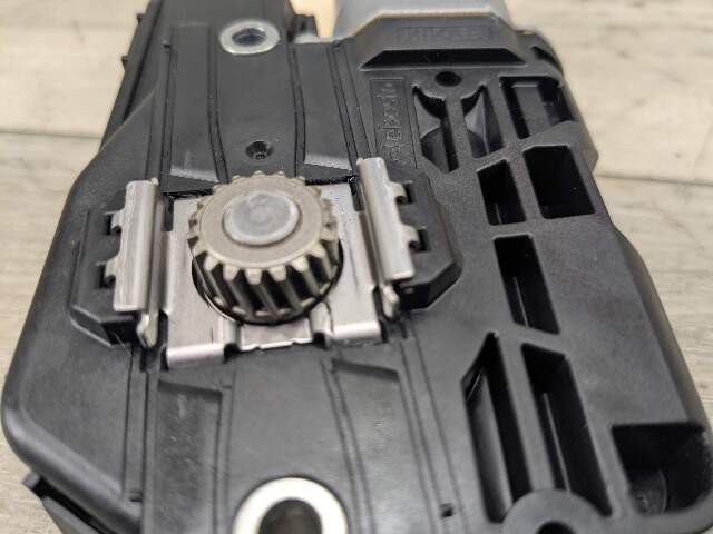 16-20 OEM BMW G12 740 750 M760 Upper SUNROOF Moon Roof Motor Unit