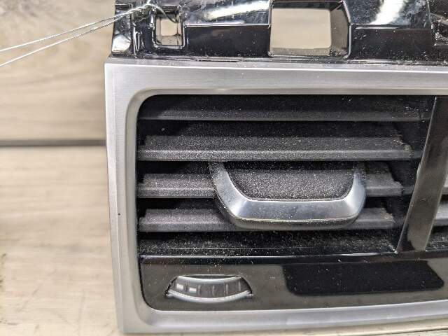 16-19 OEM BMW G11 G12 750 Rear Center Console AC Air Vent Grille Grill