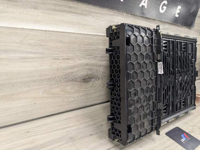 16-22 OEM BMW G11 G12 740 750 Center Console Cup Holder Storage Compartment
