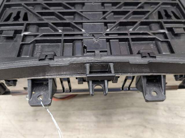 16-22 OEM BMW G11 G12 740 750 Center Console Cup Holder Storage Compartment