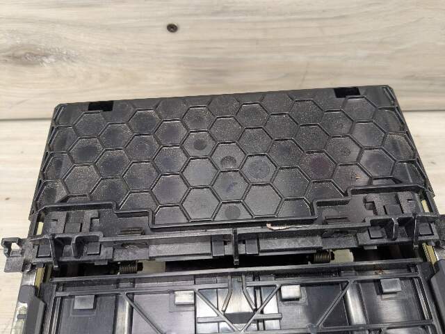 16-22 OEM BMW G11 G12 740 750 Center Console Cup Holder Storage Compartment