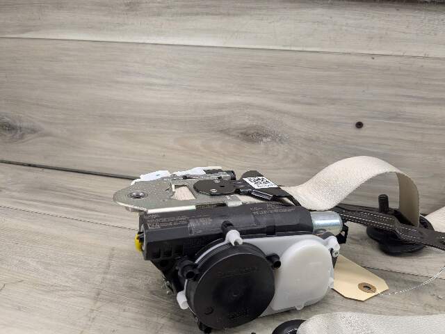 16-22 OEM BMW G11 G12 740 750 Front Right Passenger Seat Belt Retractor Beige