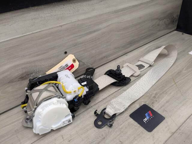 16-22 OEM BMW G11 G12 740 750 Front Right Passenger Seat Belt Retractor Beige