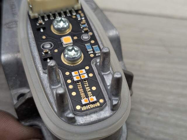 16-19 OEM BMW G11 G12 740 750 LED Turn Signal Bulb Control Module Computer