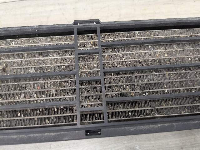 10-14 OEM BMW E70 E71 X5M X6M S63 Front Lower Engine Auxiliary Water Radiator