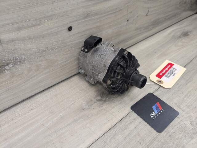 10-14 OEM BMW E70 E71 X5M X6M Engine S63 Auxiliary Coolant Water Pump