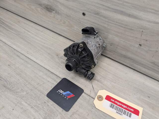 10-14 OEM BMW E70 E71 X5M X6M Engine S63 Auxiliary Coolant Water Pump