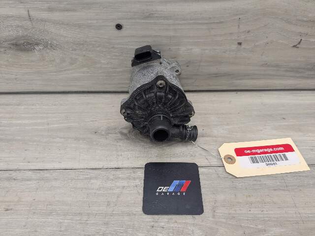 10-14 OEM BMW E70 E71 X5M X6M Engine S63 Auxiliary Coolant Water Pump