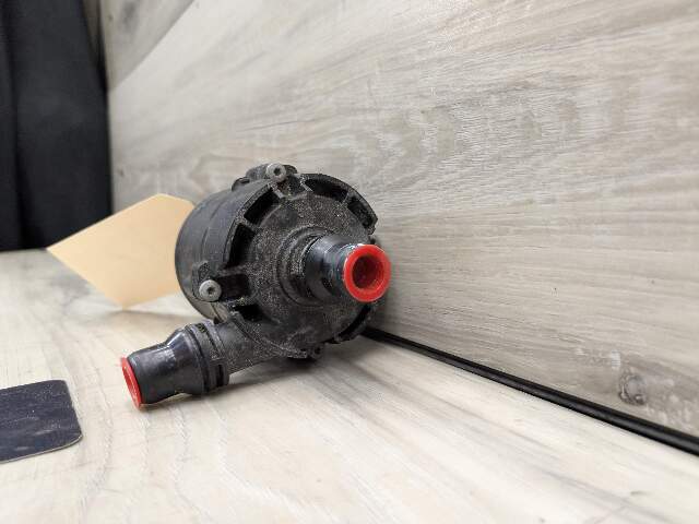 16-19 OEM BMW G11 G12 G30 M550 750 N63R Auxiliary Electric Coolant Water Pump