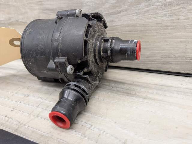 16-19 OEM BMW G11 G12 G30 M550 750 N63R Auxiliary Electric Coolant Water Pump