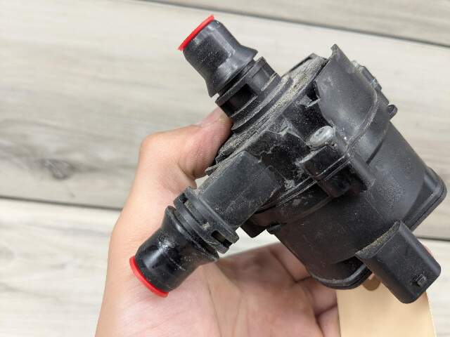 16-19 OEM BMW G11 G12 G30 M550 750 N63R Auxiliary Electric Coolant Water Pump