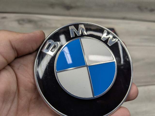 Genuine BMW G11 G12 Front Round Emblem For Bumper Hood 82mm