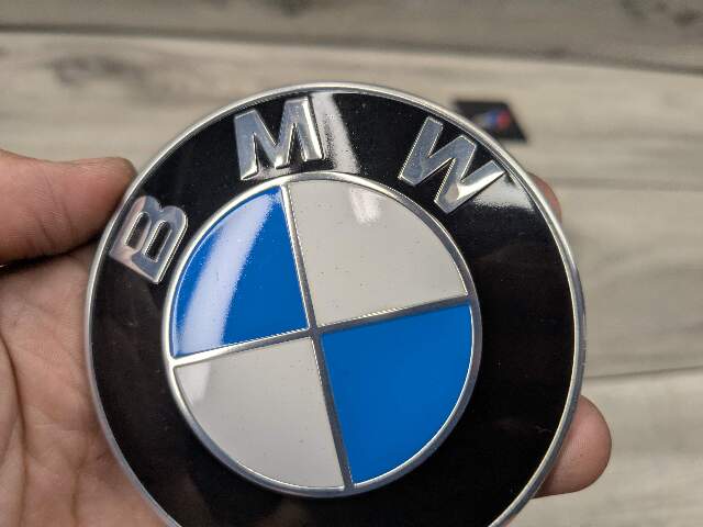 Genuine BMW G11 G12 Front Round Emblem For Bumper Hood 82mm