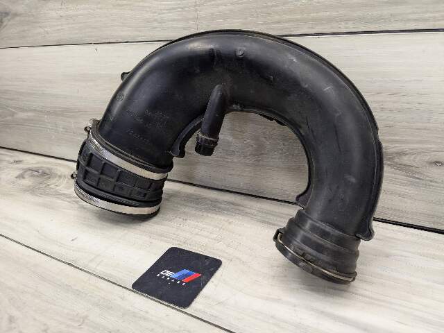 16-19 OEM BMW G12 G30 750 Engine N63R Front Right Side Air Intake Hose Cyl 1-4