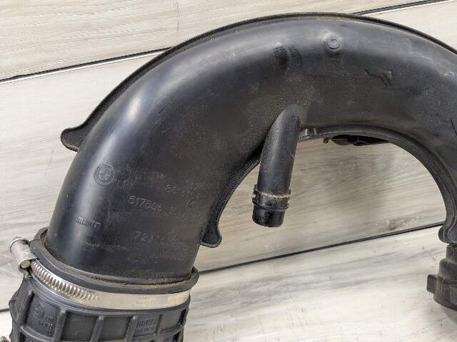 16-19 OEM BMW G12 G30 750 Engine N63R Front Right Side Air Intake Hose Cyl 1-4