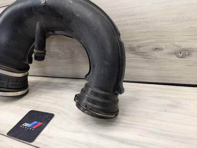 16-19 OEM BMW G12 G30 750 Engine N63R Front Right Side Air Intake Hose Cyl 1-4