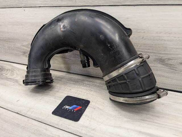 16-19 OEM BMW G11 G12 G30 750 Engine N63 Front Left Side Air Intake Hose Cyl 5-8