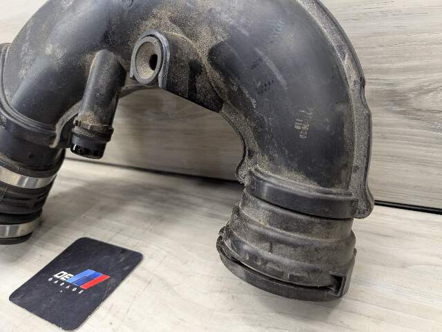 16-19 OEM BMW G11 G12 G30 750 Engine N63 Front Left Side Air Intake Hose Cyl 5-8