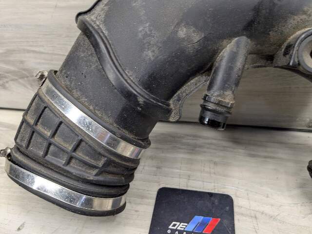 16-19 OEM BMW G11 G12 G30 750 Engine N63 Front Left Side Air Intake Hose Cyl 5-8
