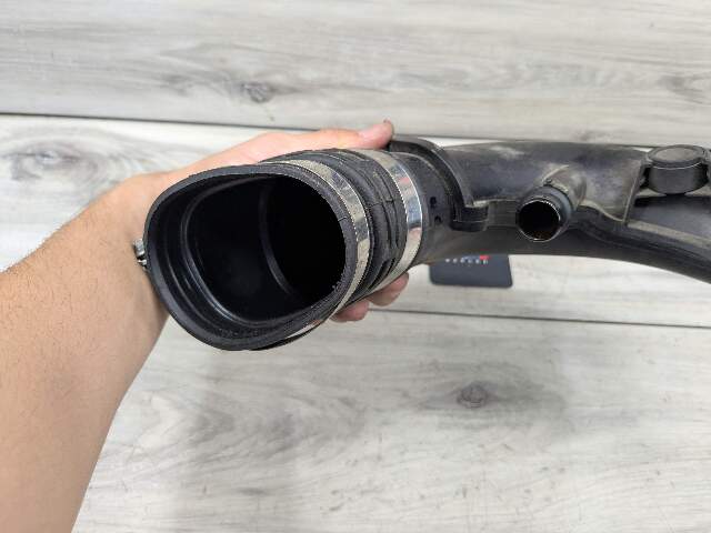 16-19 OEM BMW G11 G12 G30 750 Engine N63 Front Left Side Air Intake Hose Cyl 5-8