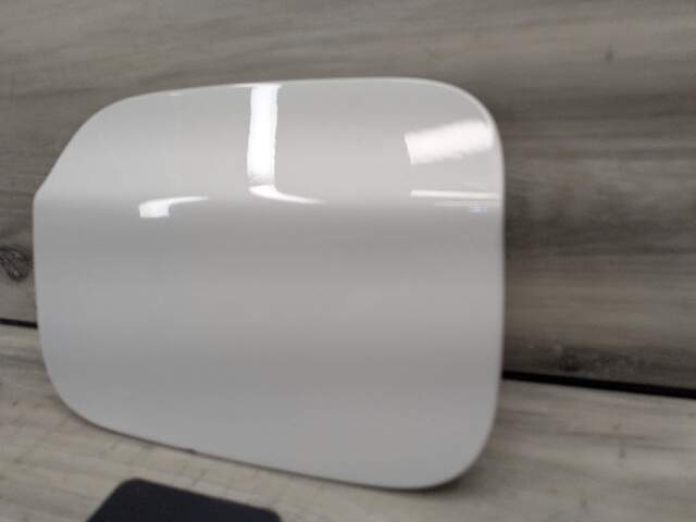 07-13 OEM BMW E70 X5 X5M Rear Fuel Gas Tank Flap Lid Cover Cap White 300