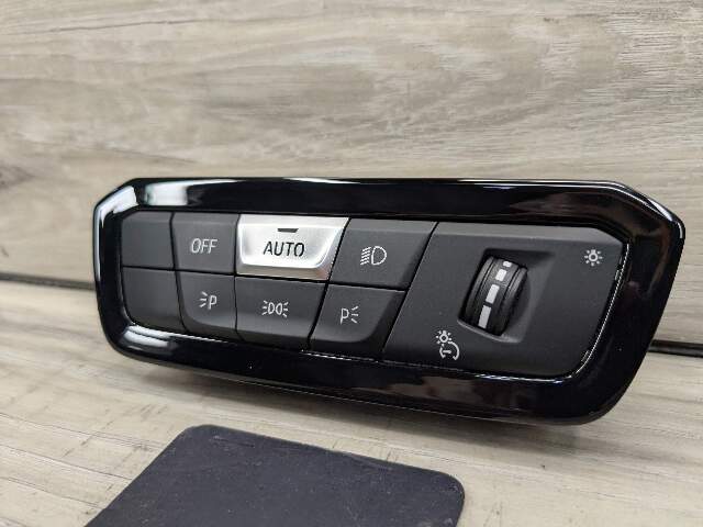 OEM BMW G20 G22 G23 G26 G42 G80 G82 G83 Headlight Control Switch Light Module