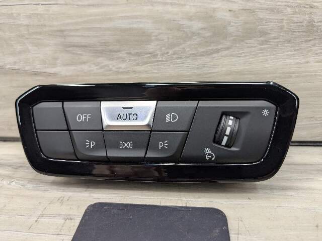 OEM BMW G20 G22 G23 G26 G42 G80 G82 G83 Headlight Control Switch Light Module