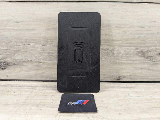 OEM BMW G20 G22 G23 G26 G80 M3 Center Console Storage Phone Car Wireless Charger