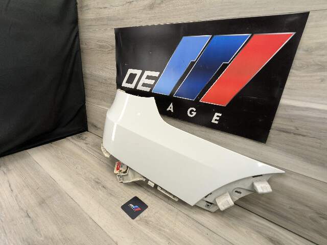 09-13 OEM BMW E70 X5M Rear Right Passenger Side Bumper Cover Assembly White 300