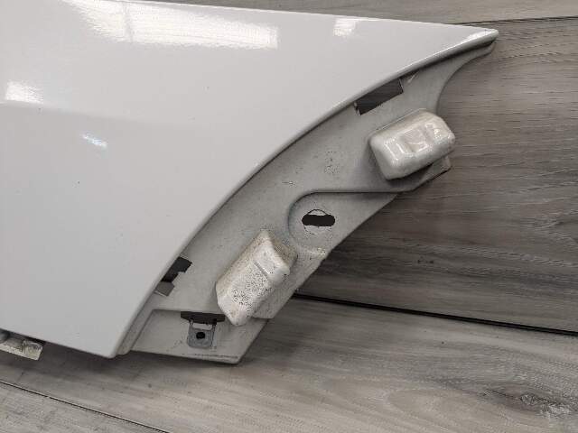 09-13 OEM BMW E70 X5M Rear Right Passenger Side Bumper Cover Assembly White 300