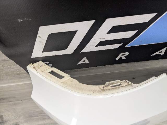 09-13 OEM BMW E70 X5M Rear Right Passenger Side Bumper Cover Assembly White 300