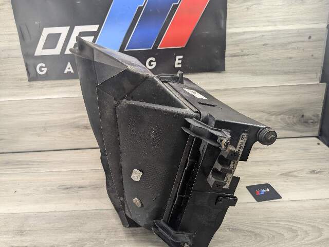 10-14 OEM BMW E70 E71 X5M X6M Right Engine S63 Oil Cooler Assembly w/ Bracket