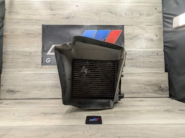 10-14 OEM BMW E70 E71 X5M X6M Right Engine S63 Oil Cooler Assembly w/ Bracket
