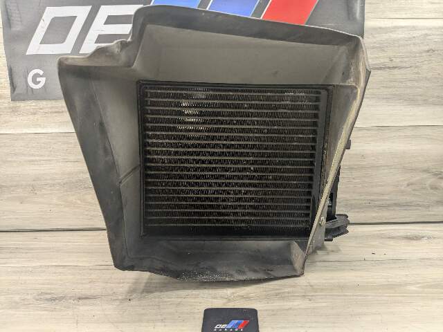 10-14 OEM BMW E70 E71 X5M X6M Right Engine S63 Oil Cooler Assembly w/ Bracket