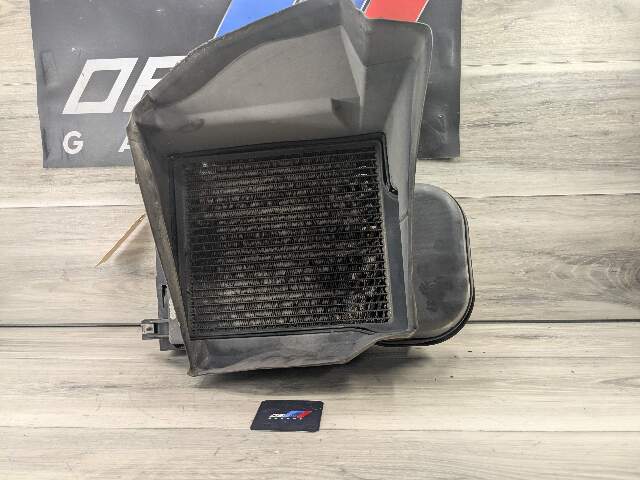 10-14 OEM BMW E70 E71 X5M X6M Left Engine S63 Oil Cooler Assembly w/ Bracket