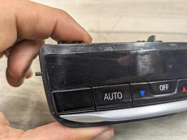 19-25 OEM BMW G20 G22 G23 G26 G42 AC Rear Heater Climate Control Switch Panel