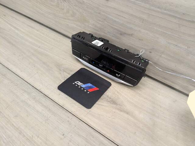 19-25 OEM BMW G20 G22 G23 G26 G42 AC Rear Heater Climate Control Switch Panel